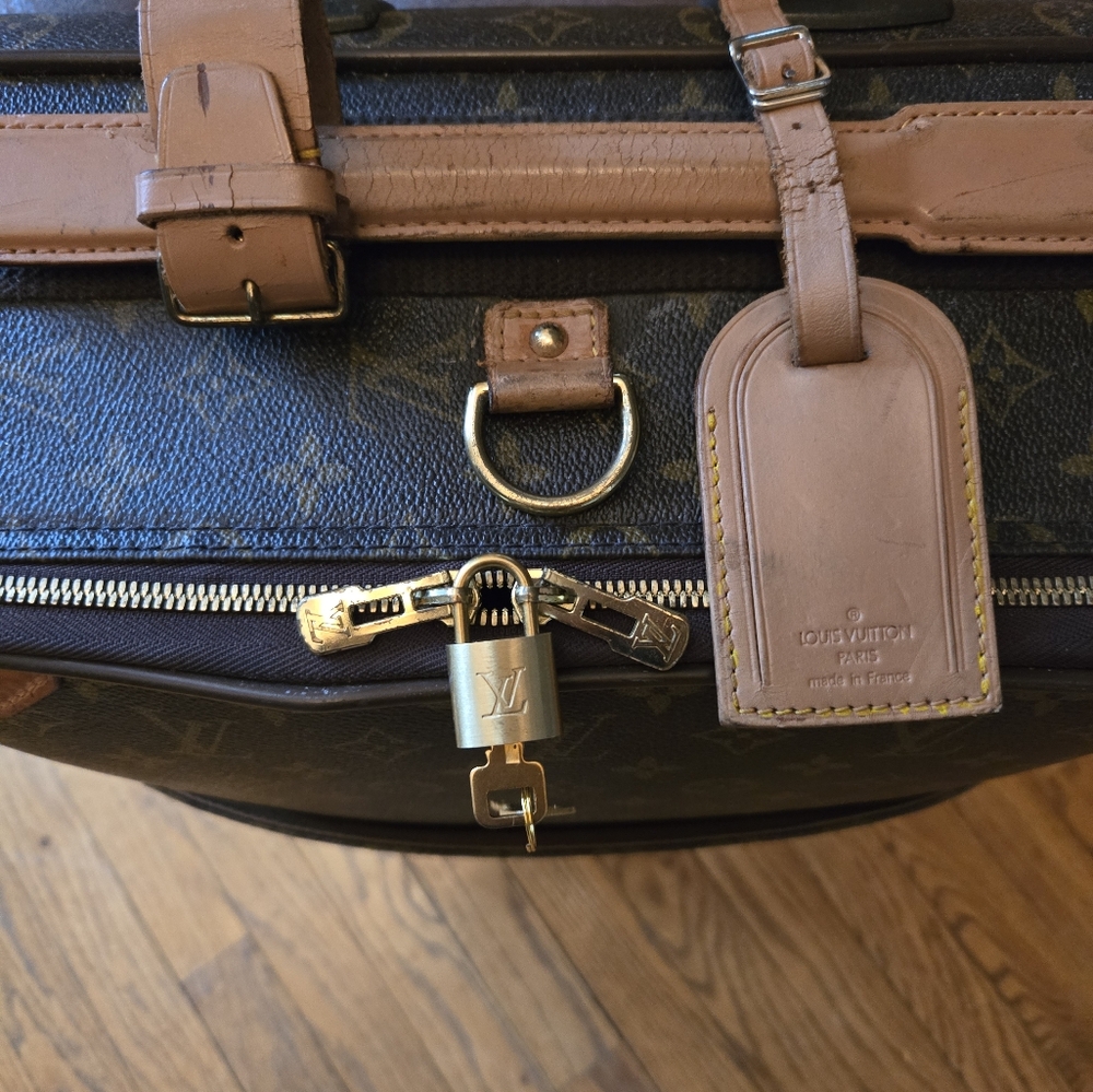 Carry-on - Picture 2 of 10